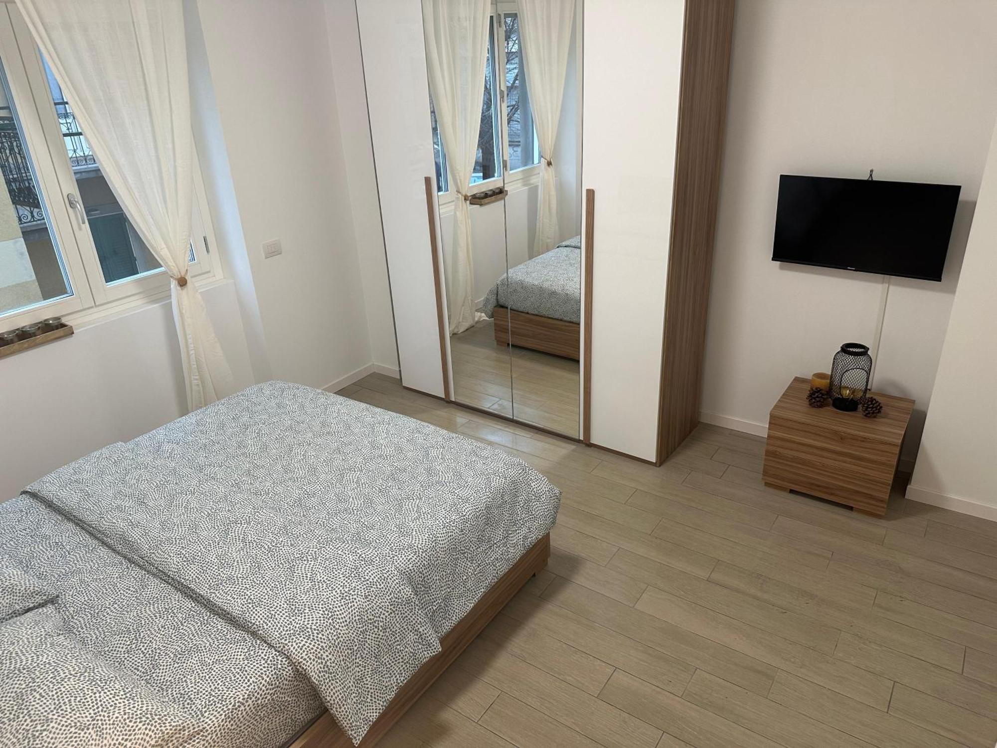 Casa Ideale Tim Appartmanti Moderni Vicina Al Centro Lecco Exteriör bild