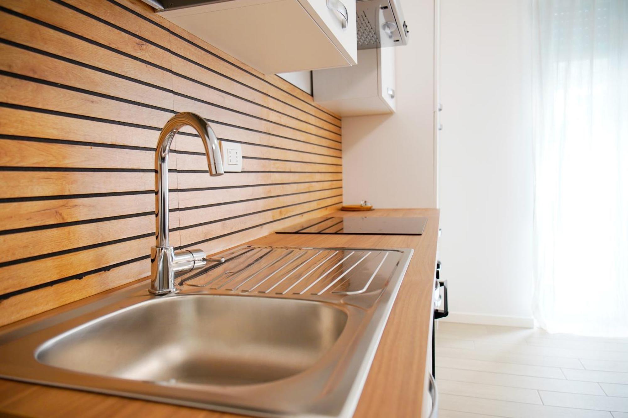 Casa Ideale Tim Appartmanti Moderni Vicina Al Centro Lecco Exteriör bild