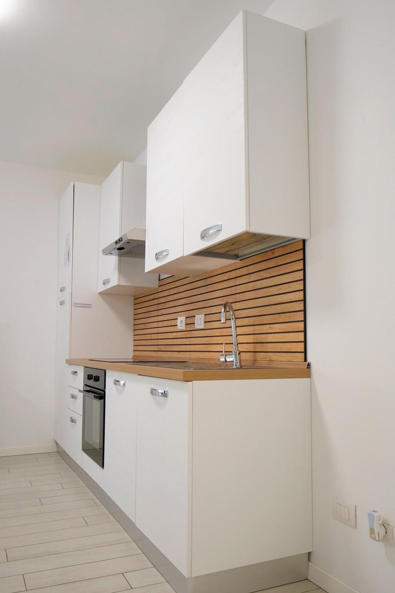 Casa Ideale Tim Appartmanti Moderni Vicina Al Centro Lecco Exteriör bild