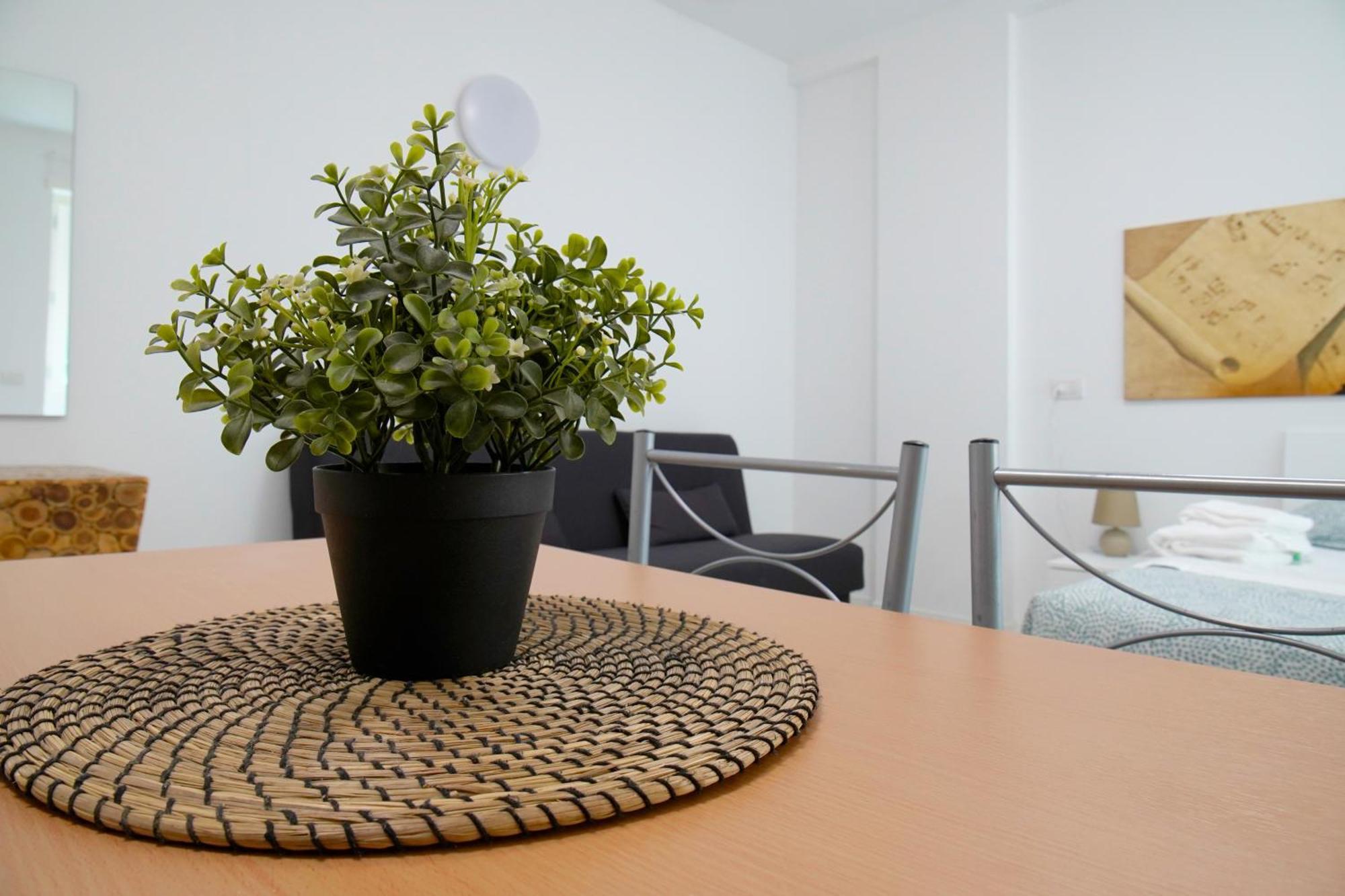Casa Ideale Tim Appartmanti Moderni Vicina Al Centro Lecco Exteriör bild