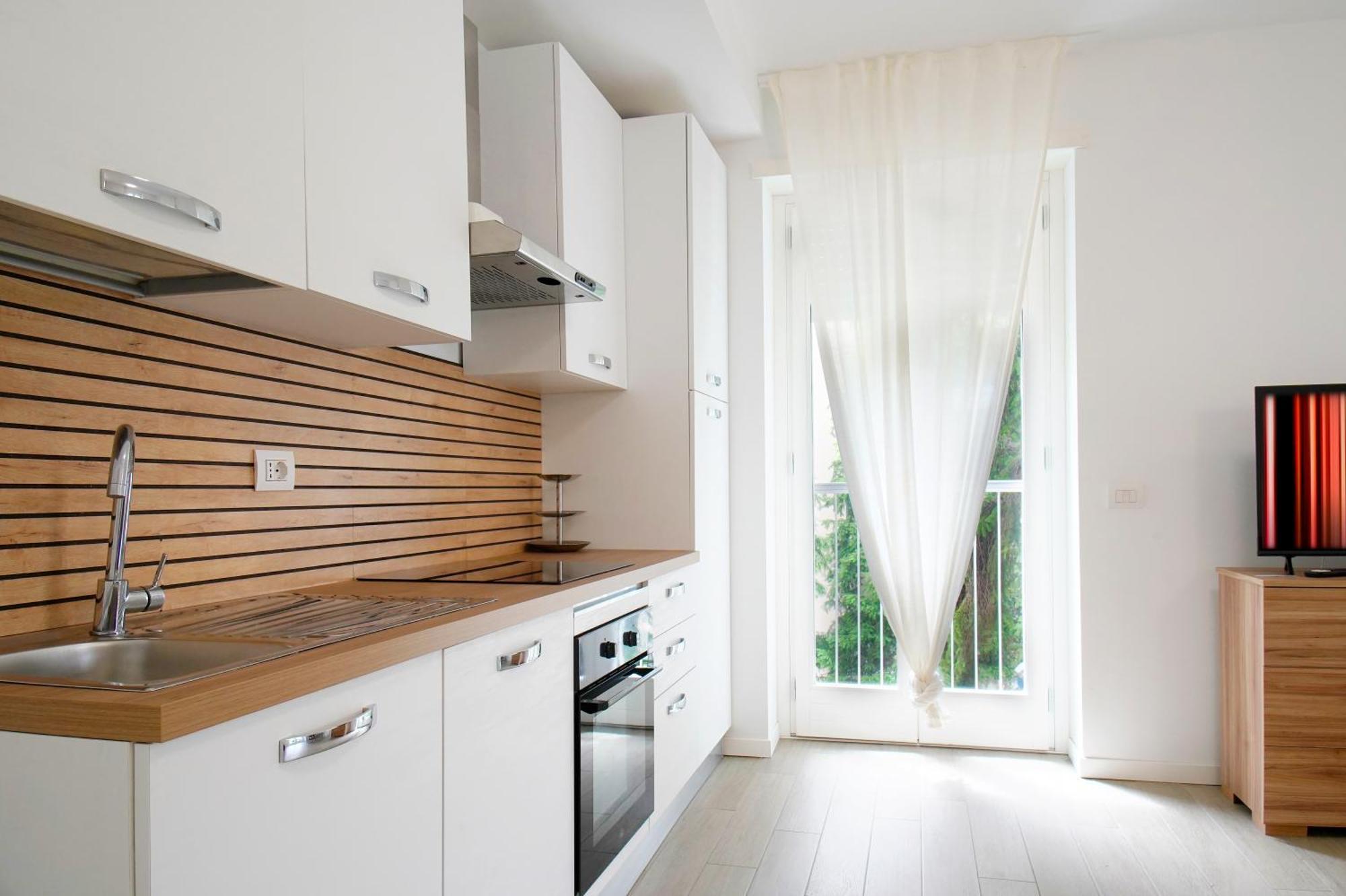 Casa Ideale Tim Appartmanti Moderni Vicina Al Centro Lecco Exteriör bild