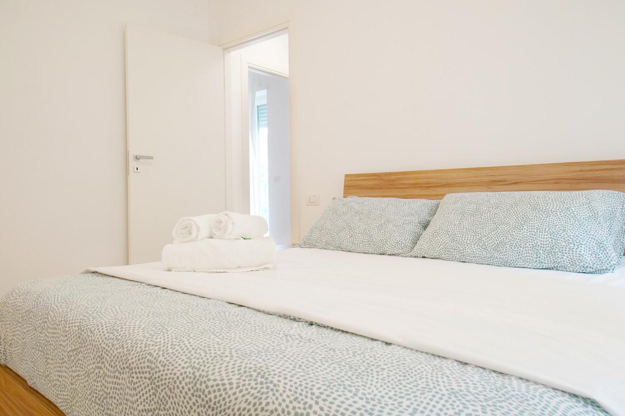 Casa Ideale Tim Appartmanti Moderni Vicina Al Centro Lecco Exteriör bild