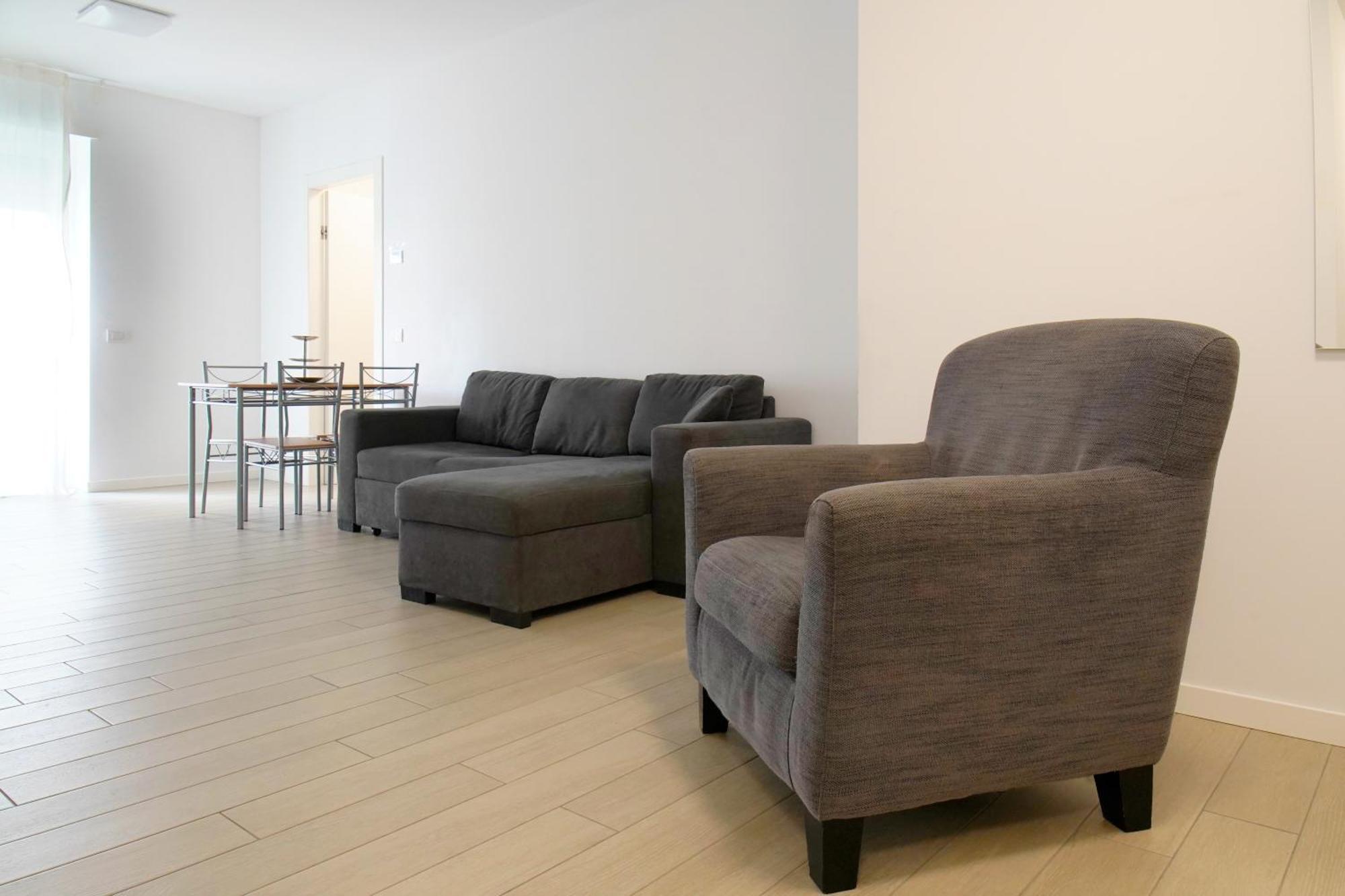 Casa Ideale Tim Appartmanti Moderni Vicina Al Centro Lecco Exteriör bild