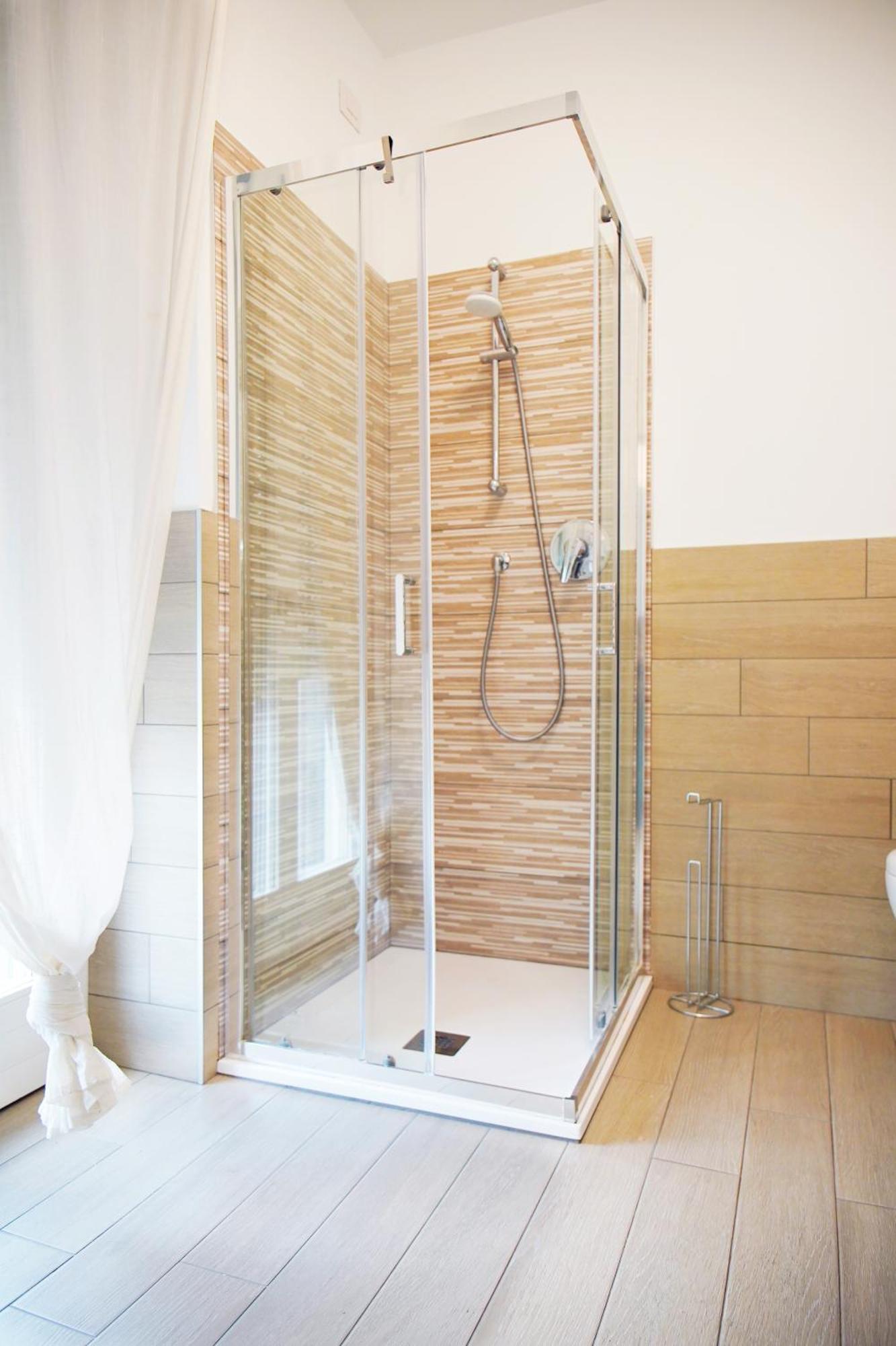 Casa Ideale Tim Appartmanti Moderni Vicina Al Centro Lecco Exteriör bild
