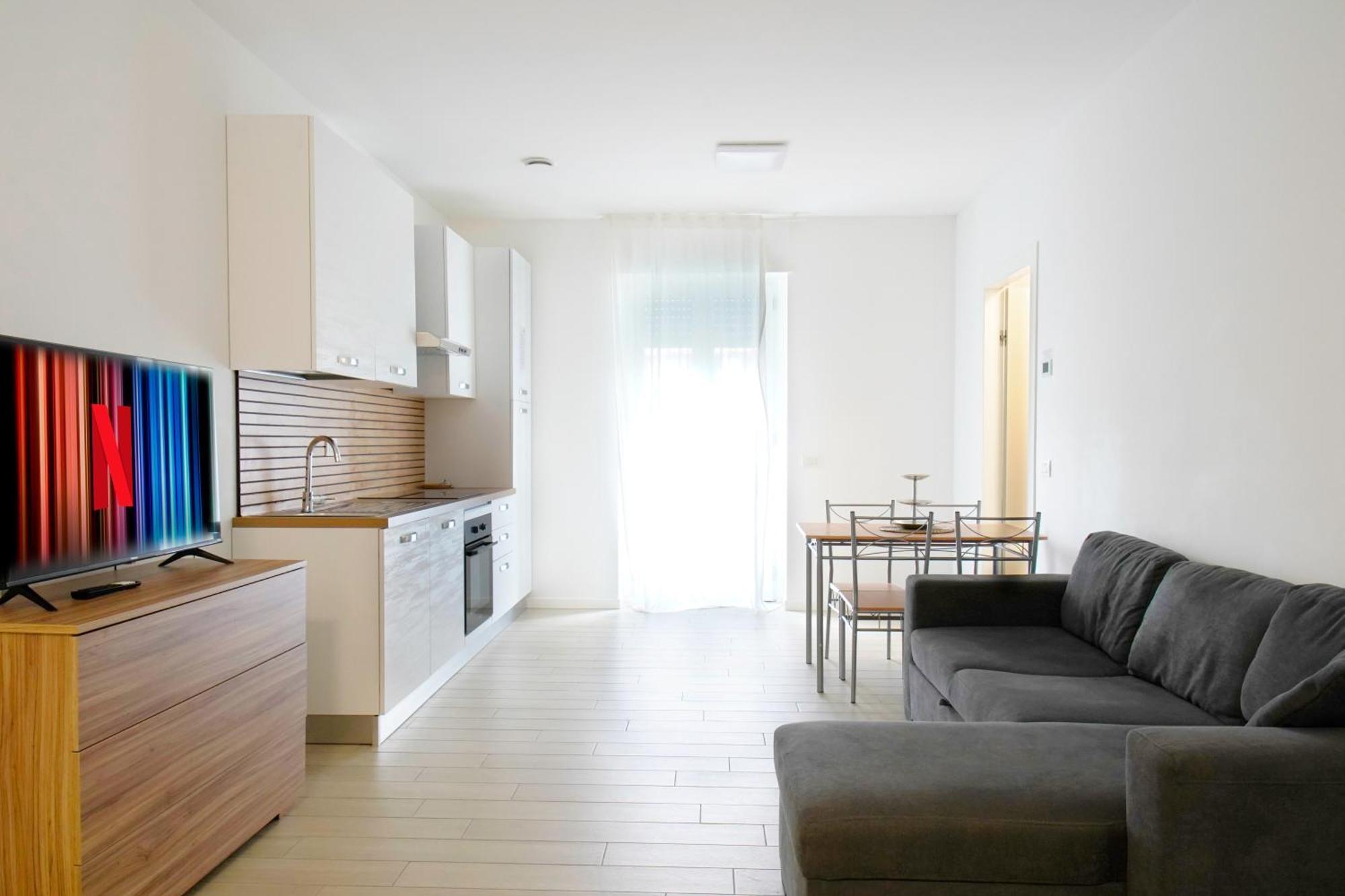 Casa Ideale Tim Appartmanti Moderni Vicina Al Centro Lecco Exteriör bild