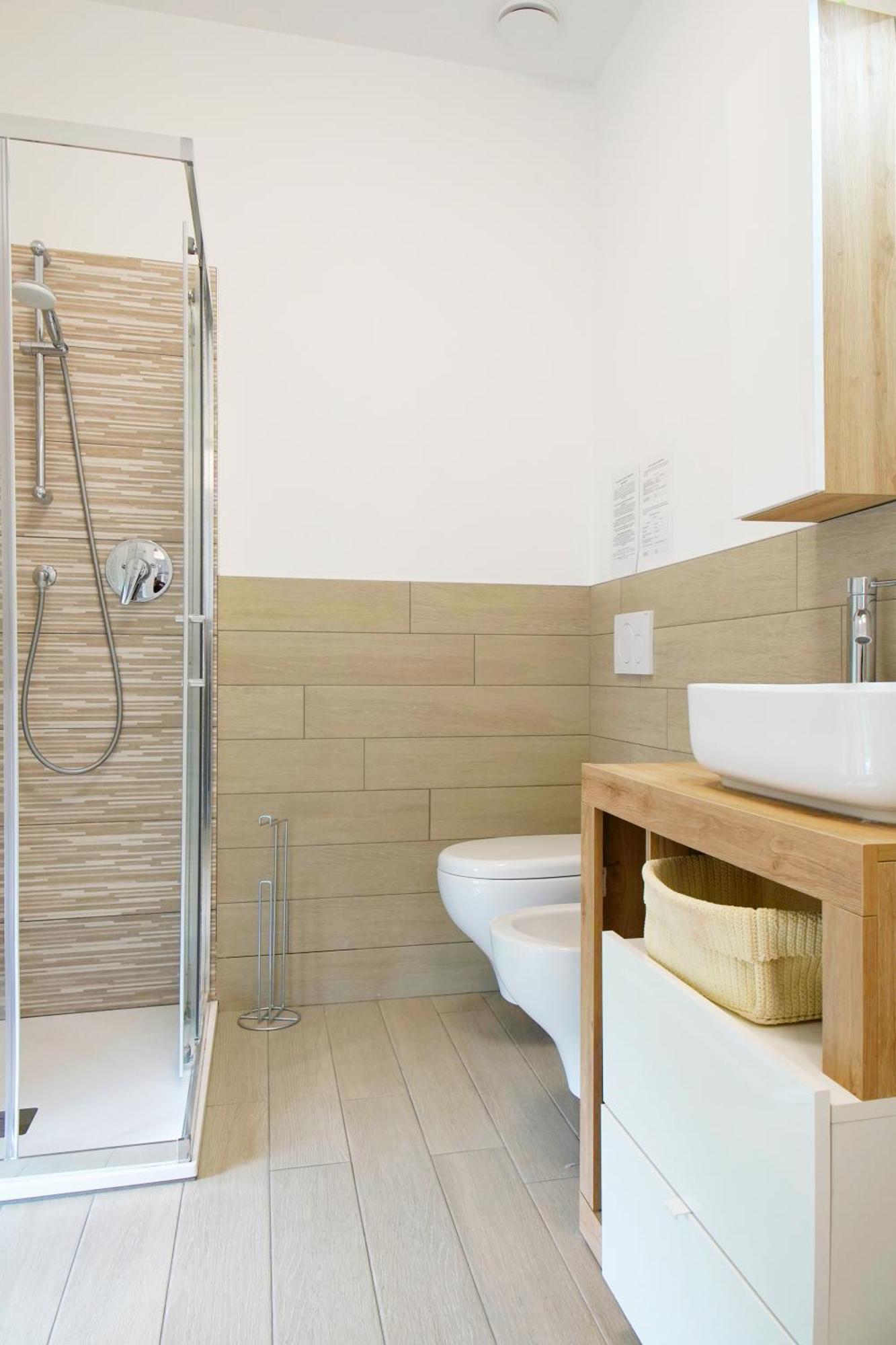 Casa Ideale Tim Appartmanti Moderni Vicina Al Centro Lecco Exteriör bild