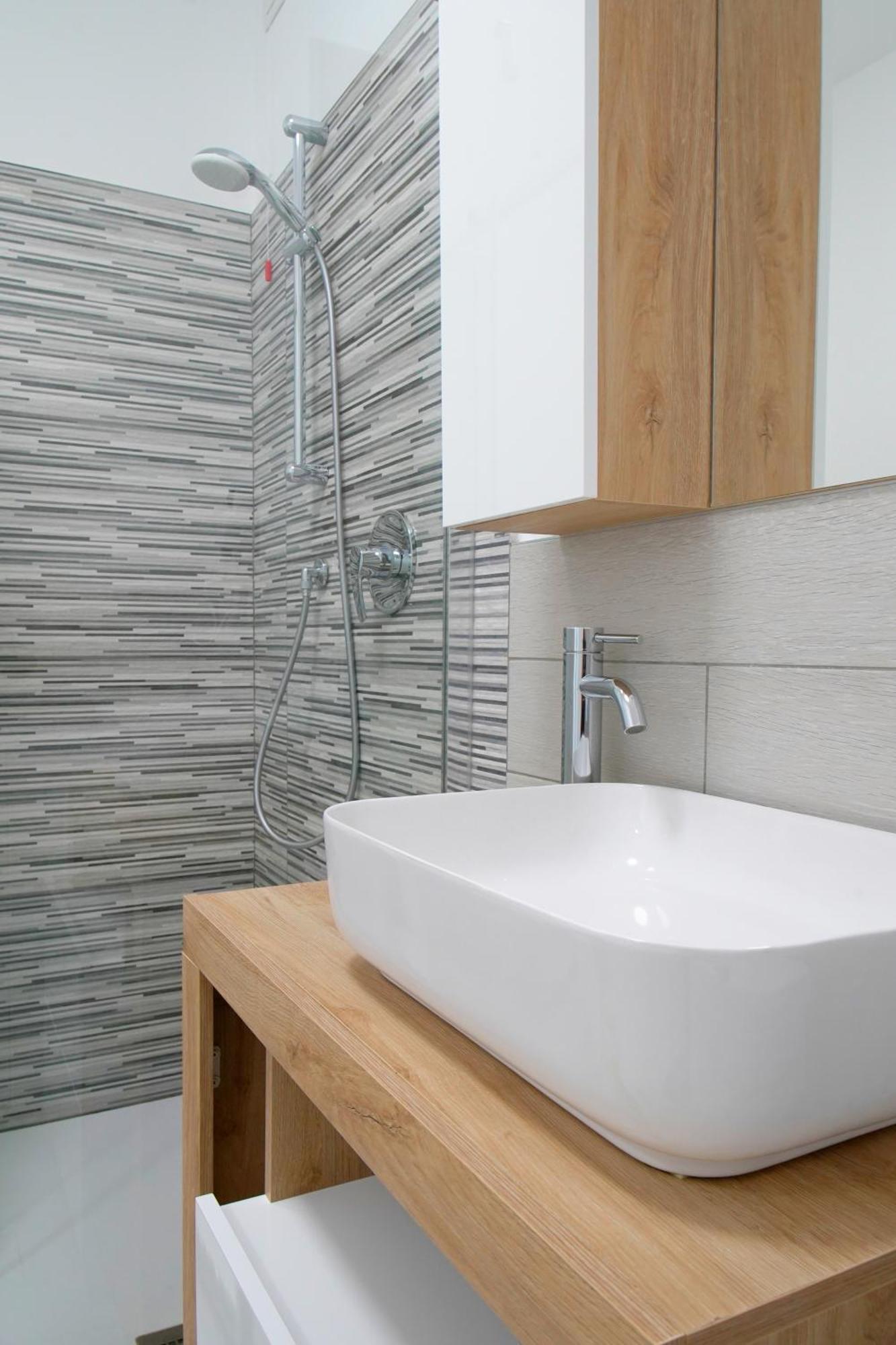 Casa Ideale Tim Appartmanti Moderni Vicina Al Centro Lecco Exteriör bild
