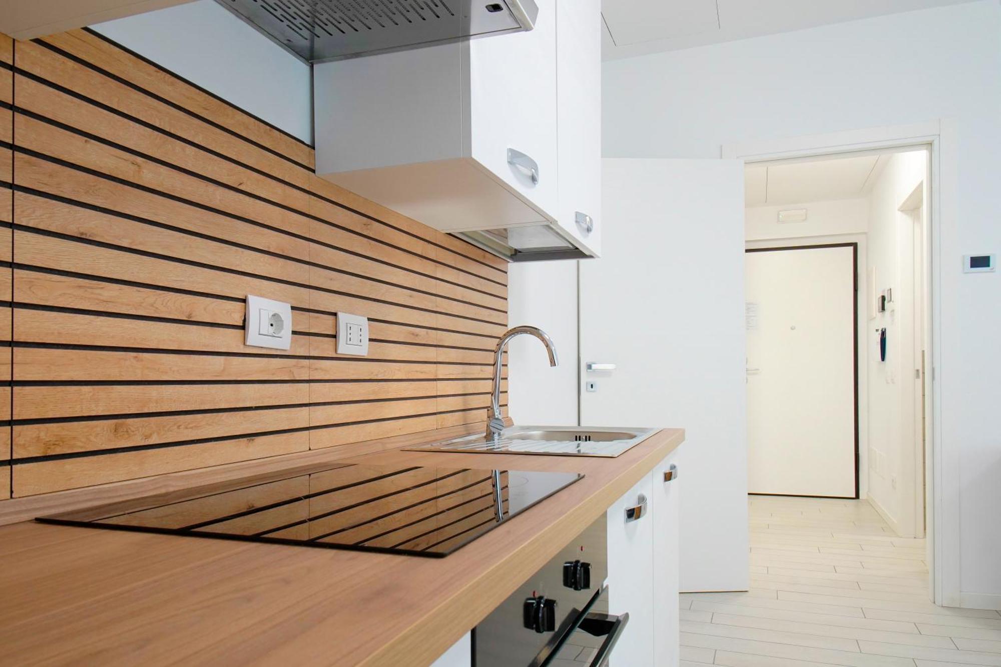 Casa Ideale Tim Appartmanti Moderni Vicina Al Centro Lecco Exteriör bild