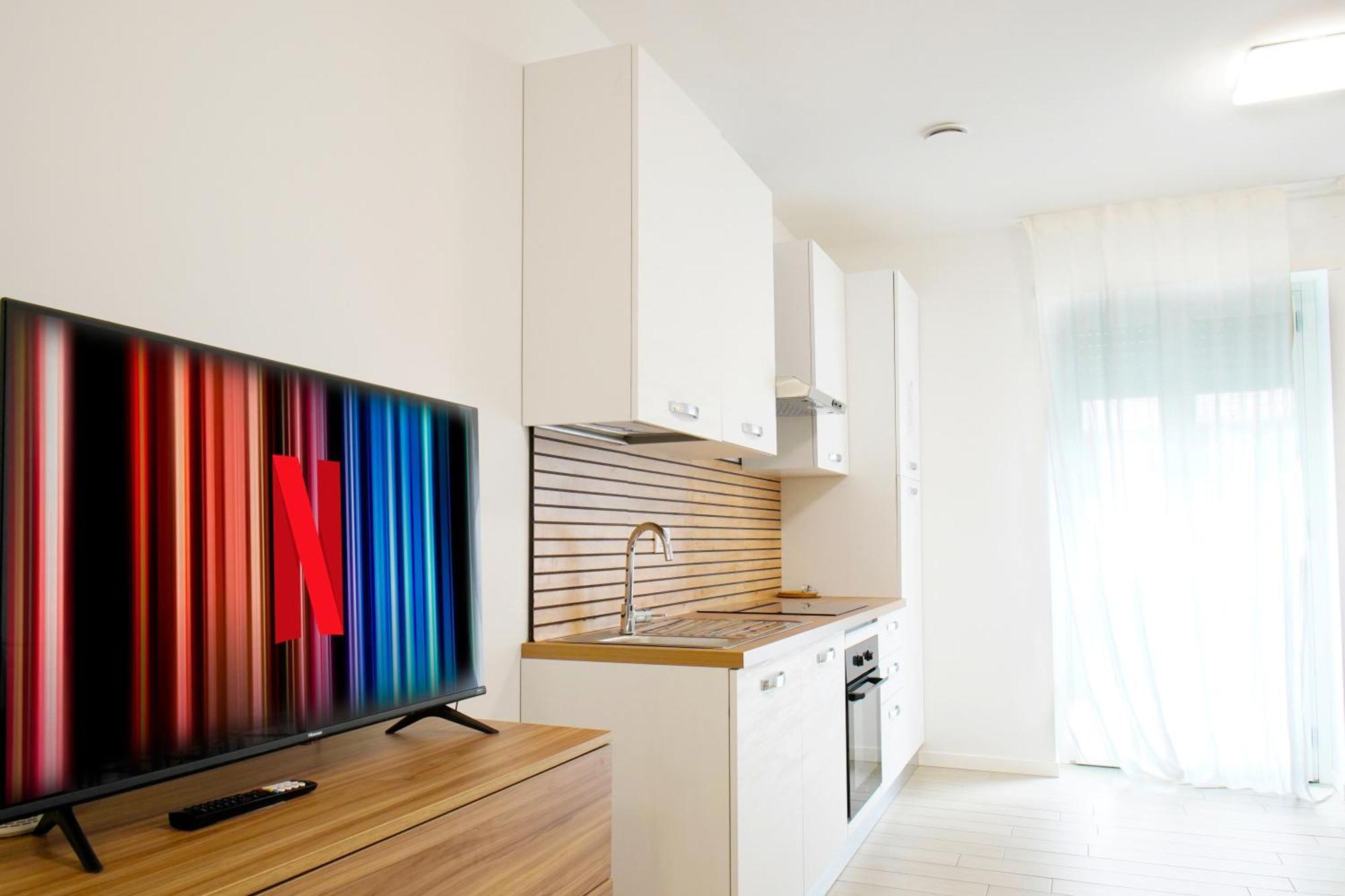 Casa Ideale Tim Appartmanti Moderni Vicina Al Centro Lecco Exteriör bild